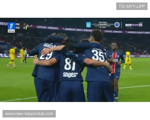 本菲卡若昂脚后跟妙传队友顺势破门配合完美