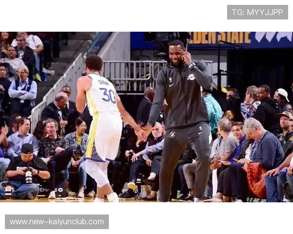 榜首对决成一边倒碾压