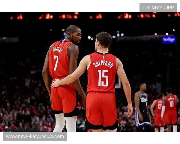 火箭继续领跑，杜兰特虽状态平平，但团队发挥出色，杜兰特vs火箭集锦