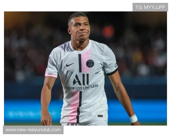 姆巴佩利用身体卡位成功